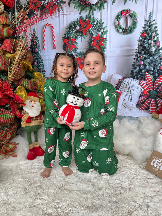 PIJAMA PANTALON Y FRANELA MANGA LARGA NIÑOS - PAPA NOEL VERDE